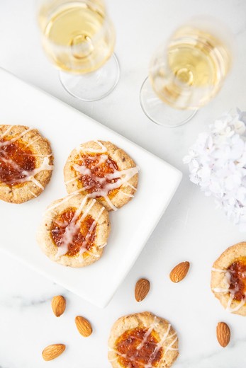 Apricot Almond Shortbread Cookies